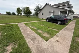 2131 County Rd 314, Jarrell, TX 76537 - Photo 28
