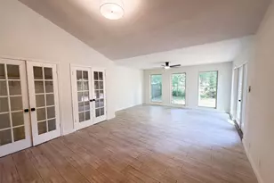 605 Hawthorne Ln, Round Rock, TX 78664 - Photo 4