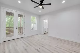 5211 Rob-Scott St, Austin, TX 78721 - Photo 14