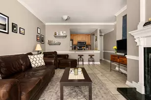 807 W 25th St, Austin, TX 78705 - Photo 2