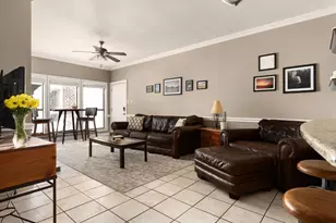 807 W 25th St, Austin, TX 78705 - Photo 4