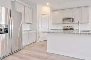 156 Sleep Holw, Jarrell, TX 76537 - Photo 6