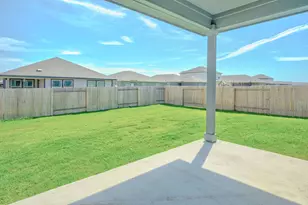 156 Sleep Holw, Jarrell, TX 76537 - Photo 14