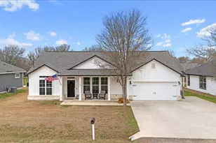 137 Kawainui Ln, Bastrop, TX 78602 - Photo 2
