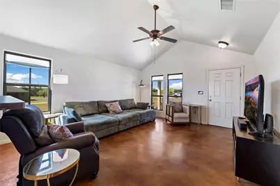 833 Thousand Oaks Trail, Liberty Hill, TX 78642 - Photo 6
