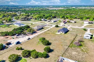 833 Thousand Oaks Trail, Liberty Hill, TX 78642 - Photo 20