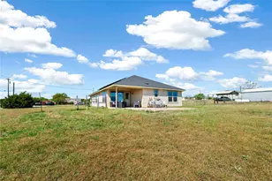 833 Thousand Oaks Trail, Liberty Hill, TX 78642 - Photo 18