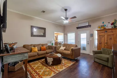 704 E 16th Street, Cameron, TX 76520 - Photo 6