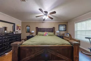 704 E 16th St, Cameron, TX 76520 - Photo 14