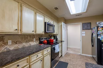 704 E 16th Street, Cameron, TX 76520 - Photo 10