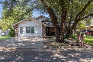 704 E 16th St, Cameron, TX 76520 - Photo 1