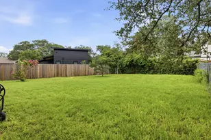 7737 Croftwood Dr, Austin, TX 78749 - Photo 36