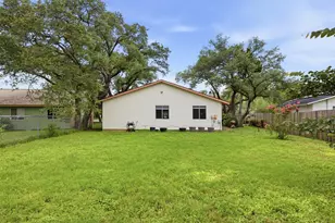 7737 Croftwood Dr, Austin, TX 78749 - Photo 38