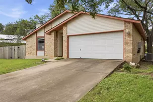 7737 Croftwood Dr, Austin, TX 78749 - Photo 2