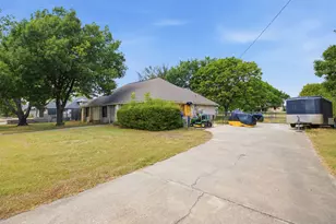 50208 Eagle Trace Dr, Georgetown, TX 78626 - Photo 2