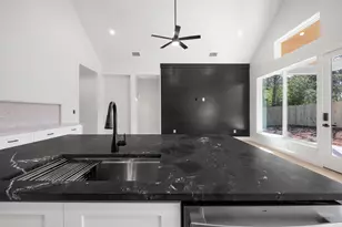 113 Eaglenest Ct, Smithville, TX 78957 - Photo 20
