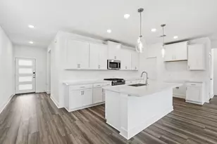 1301 Alana Fls Ave, Pflugerville, TX 78660 - Photo 4