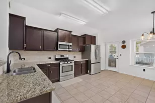 671 Tumlinson Fort Way, Round Rock, TX 78664 - Photo 10