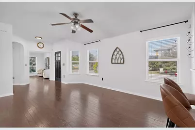 671 Tumlinson Fort Way, Round Rock, TX 78664 - Photo 6