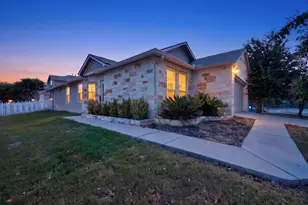 671 Tumlinson Fort Way, Round Rock, TX 78664 - Photo 2