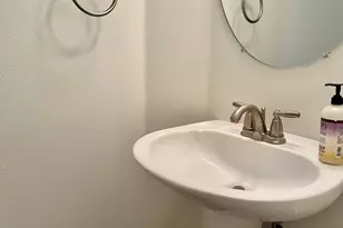 512 Eberhart Ln, Austin, TX 78745 - Photo 8