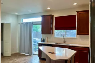 512 Eberhart Ln, Austin, TX 78745 - Photo 4