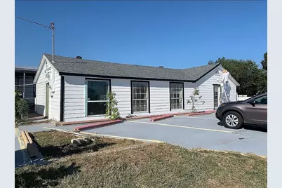 804 W 2nd Street, Taylor, TX 76574 - Photo 2