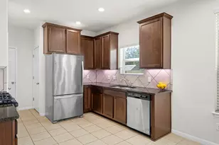105 Lewisville Ln, Leander, TX 78641 - Photo 12