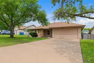 1006 Cresswell Dr, Pflugerville, TX 78660 - Photo 4