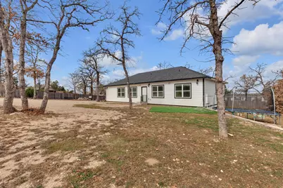 114 Crepe Myrtle Parkway, Elgin, TX 78621 - Photo 32