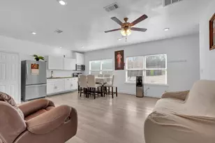 114 Crepe Myrtle Pkwy, Elgin, TX 78621 - Photo 18