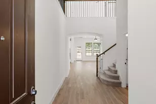 6909 Cliff Rose Dr, Spicewood, TX 78669 - Photo 4