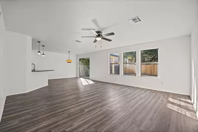 5512 War Admiral Drive, Del Valle, TX 78617 - Photo 2
