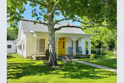 706 W 11th Street, Taylor, TX 76574 - Photo 2