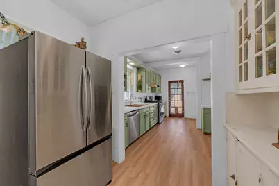 706 W 11th Street, Taylor, TX 76574 - Photo 14