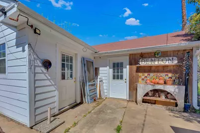 706 W 11th Street, Taylor, TX 76574 - Photo 38