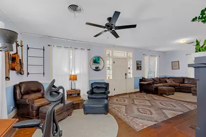 706 W 11th Street, Taylor, TX 76574 - Photo 8