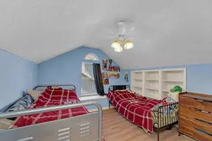 706 W 11th St, Taylor, TX 76574 - Photo 34