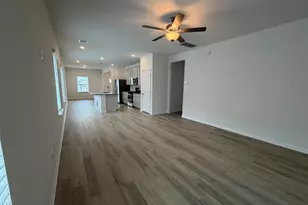 109 Maple Hedge Rd, Hutto, TX 78634 - Photo 6