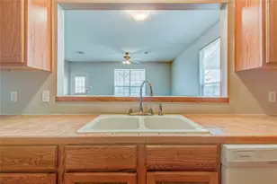 126 Sandstone Dr, Jarrell, TX 76537 - Photo 20
