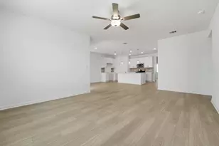 104 Childress St, Hutto, TX 78634 - Photo 6