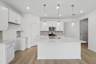 104 Childress St, Hutto, TX 78634 - Photo 2