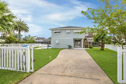 1226 Oahu Drive, Galveston, TX 77554 - Photo 2