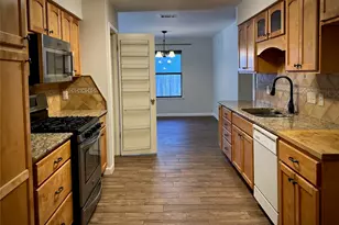 7010 Dallas Dr, Austin, TX 78729 - Photo 4