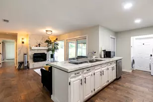 1707 Deerfield Dr, Austin, TX 78741 - Photo 2