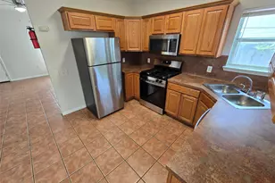 1604 Singleton Ave, Austin, TX 78702 - Photo 8