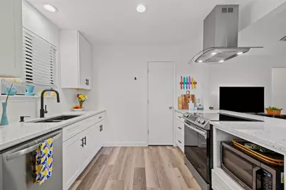 5506 S Pleasant Valley Road, Austin, TX 78744 - Photo 6