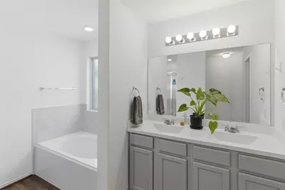 7409 Spring Ray Drive, Del Valle, TX 78617 - Photo 10