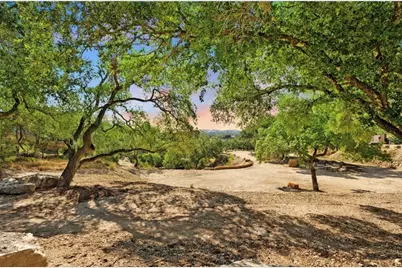 2107 Chisholm Trail, Spicewood, TX 78669 - Photo 4