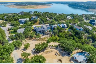 2107 Chisholm Trail, Spicewood, TX 78669 - Photo 16